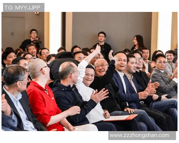 杨晨：从足球场到企业家之路，探索他的人生转型与背后故事