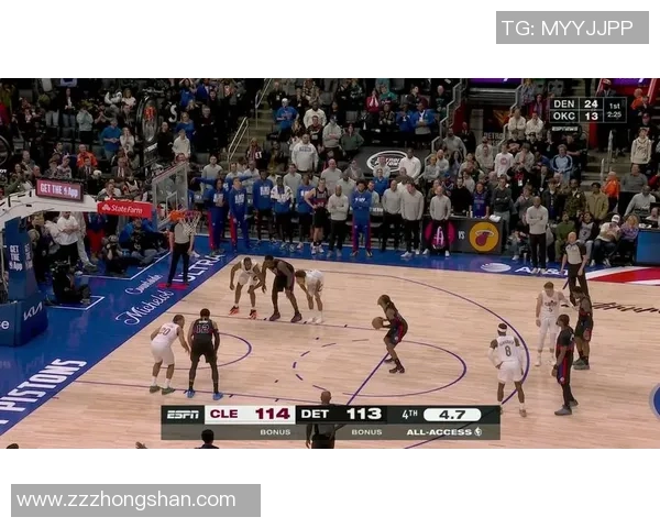 活塞与骑士展开激烈对决 双方球员拼尽全力争取季后赛席位